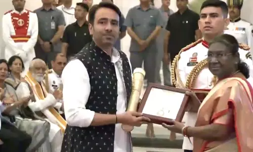 எம்.எஸ்.சுவாமிநாதன், நரசிம்மராவ் உள்பட 4 பேருக்கு பாரத ரத்னா விருது வழங்கினார் ஜனாதிபதி