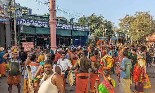 தொடர் விடுமுறையால் பழனி கோவிலில் குவிந்த பக்தர்கள் கூட்டம்