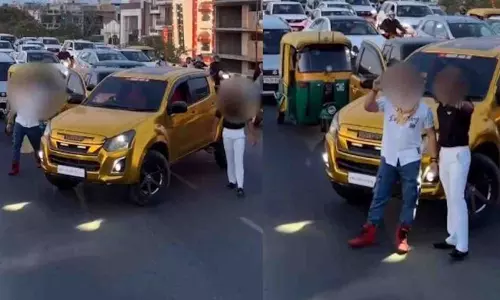 மேம்பாலத்தில் காரை நிறுத்தி ரீல்ஸ் வீடியோ எடுத்த வாலிபருக்கு ரூ.36 ஆயிரம் அபராதம்