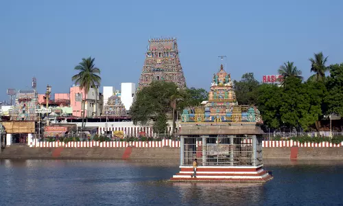 மயிலை ஸ்ரீ கபாலீஸ்வரர் கோவிலில் உள்ள சன்னதிகள்