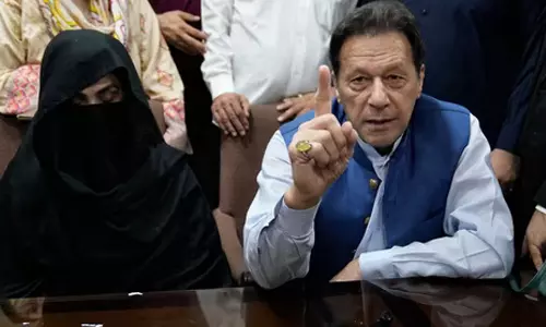 சிறையில் மனைவிக்கு விஷம் கொடுத்து கொல்ல சதி- இம்ரான்கான் குற்றச்சாட்டு