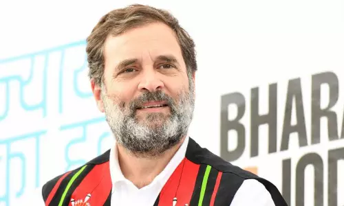 தேயிலை தோட்ட தொழிலாளர்களுடன் கலந்துரையாடிய ராகுல் காந்தி