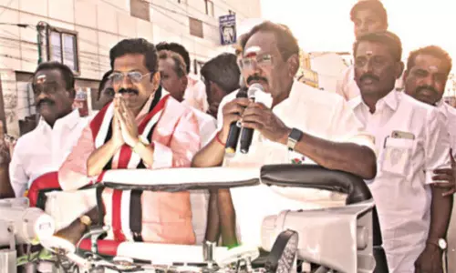 10 ஆண்டு அ.தி.மு.க. ஆட்சி சாதனைகனை கூறி சரவணன் பிரசாரம்