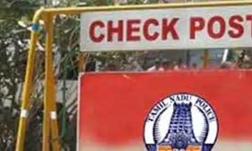 கண்டெய்னரில் அ.தி.மு.க. கட்சி சின்னம் பதித்த டி சர்ட்டுகள் பறிமுதல்