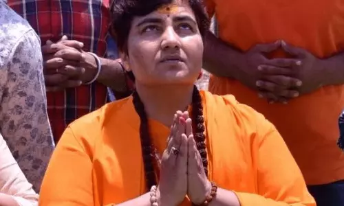 குண்டு வெடிப்பு வழக்கில் ஆஜராகாத பாஜக எம்.பி பிரக்யா தாக்கூர் - நீதிமன்றம் கண்டனம்