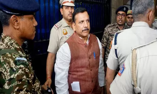 இது கொண்டாட அல்ல போராட வேண்டிய நேரம்: ஜாமினில் வெளியே வந்த ஆம் ஆத்மி எம்.பி சஞ்சய் சிங்