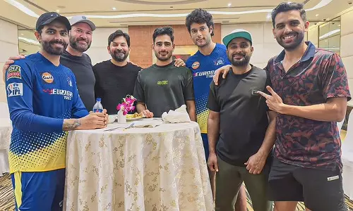 அம்பத்தி ராயுடு வீட்டில் சென்னை சூப்பர் கிங்ஸ் வீரர்களுக்கு பிரியாணி விருந்து