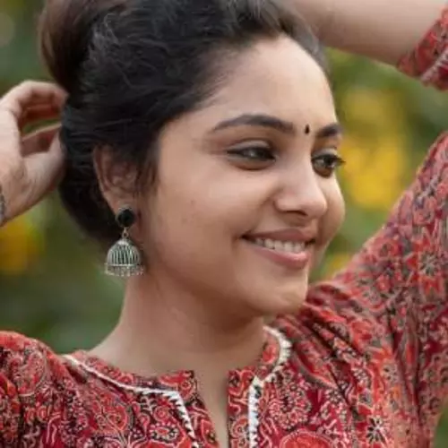 ஸ்ம்ருதி வெங்கட் ஸ்ம்ருதி வெங்கட்