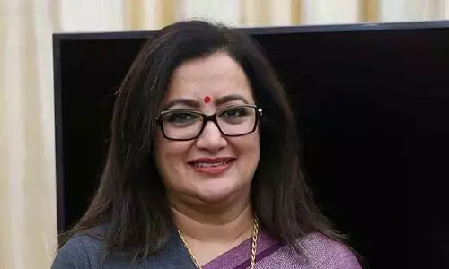 மாண்டியா தொகுதி சுயேச்சை எம்.பி. நடிகை சுமலதா பா.ஜனதாவில் இணைந்தார்