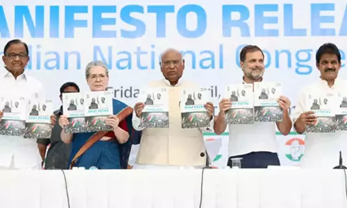 காங்கிரஸ் தேர்தல் அறிக்கை: தி.மு.க., விடுதலை சிறுத்தைகள், இந்திய கம்யூனிஸ்டு வரவேற்பு