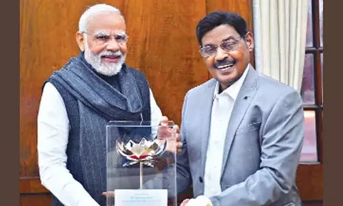 கல்வி தெய்வமான சரஸ்வதி அமர்ந்திருக்கும் பீடமான தாமரைக்கு வாக்களியுங்கள்...- பாரிவேந்தர்