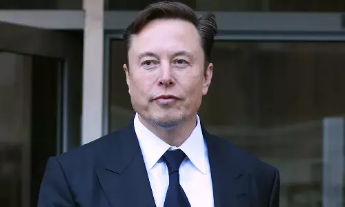 புளூடிக் பயனாளர்களுக்கு சலுகை அளித்த எலான் மஸ்க்