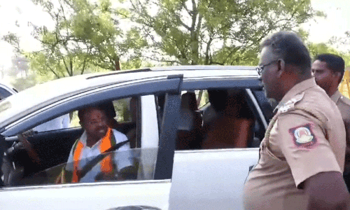 பறக்கும் படை அதிகாரிகளுக்கு மிரட்டல் - திருப்பூர் பா.ஜ.க. வேட்பாளர் மீது வழக்குப்பதிவு