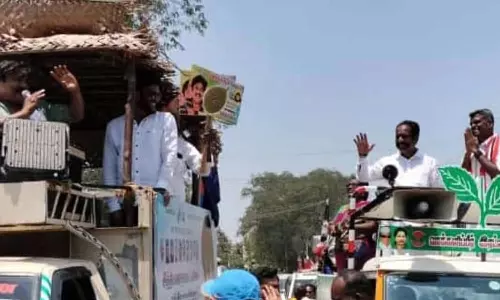 ஜெயலலிதா பற்றி பேசியதால் மன்சூர்அலிகானுடன் அ.தி.மு.க.வினர் மோதல்