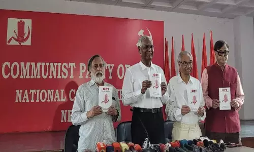 கவர்னர் பதவி நீக்கப்படும் - இந்திய கம்யூனிஸ்ட் கட்சியின் தேர்தல் அறிக்கை வெளியீடு