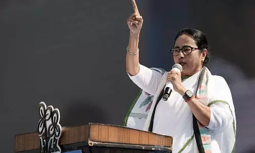 நள்ளிரவில் சோதனை ஏன்?- என்ஐஏ மீது மம்தா பானர்ஜி கடும் தாக்கு