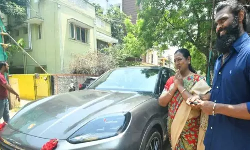 தம்பி சண்முக பாண்டியனுக்கு காஸ்ட்லி காரை பரிசாக கொடுத்த அண்ணன் விஜய பிரபாகரன்
