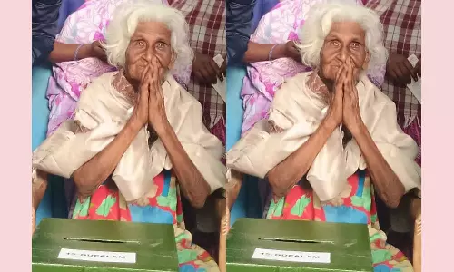 புதுச்சேரியில் தபால் ஓட்டு போட்ட 100 வயது மூதாட்டி