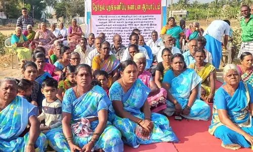 பட்டா கேட்டு பொதுமக்கள் தேர்தல் புறக்கணிப்பு போராட்டம்