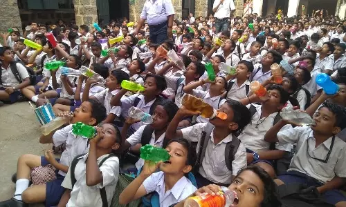 சுட்டெரிக்கும் வெயில்- கேரளாவின் வாட்டர் பெல் முறை தமிழகத்திலும் பின்பற்றப்படுமா ?