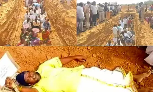 வள்ளலார் சர்வதேச மையம் அமைக்க எதிர்ப்பு- குழிக்குள் இறங்கி பொதுமக்கள் போராட்டம்