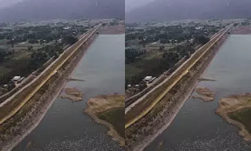 30 அடி கொள்ளளவு கொண்ட பெரும்பள்ளம் அணை நீரின்றி வறண்டது