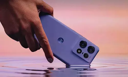 எக்கச்சக்க சலுகைகளுடன் விற்பனைக்கு வந்த மோட்டோரோலா எட்ஜ் 50 ப்ரோ