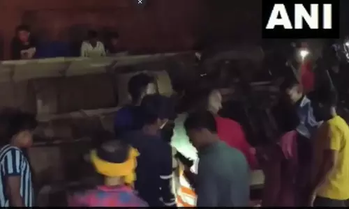 சத்தீஸ்கரில் பேருந்து கவிழ்ந்து ஏற்பட்ட விபத்தில் 12 பேர் பலி- பிரதமர் மோடி இரங்கல்