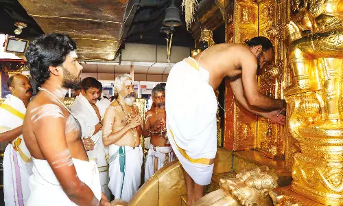 சித்திரை மாத பூஜை: சபரிமலை ஐயப்பன் கோவில் நடை திறப்பு