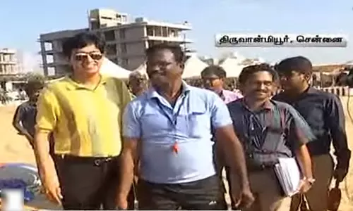 தேர்தலில் 100 சதவீத வாக்குப்பதிவு- பாரா செய்லிங் செய்து விழிப்புணர்வு