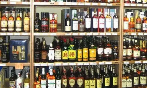 தேர்தல் கட்டுப்பாடுகளால் மது விற்பனை குறைந்தது