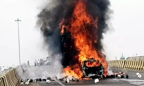 ராஜஸ்தானில் லாரி மீது கார் மோதி ஒரே குடும்பத்தில் 7 பேர் உயிரிழப்பு