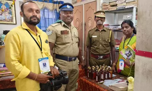 நெல்லையில் பறக்கும் படை சோதனையில் மது பாட்டில்கள் பறிமுதல்