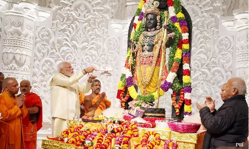 கடவுள் பெயரில் வாக்கு கேட்டதாக பிரதமர் மோடிக்கு எதிராக டெல்லி உயர்நீதிமன்றத்தில் வழக்கு