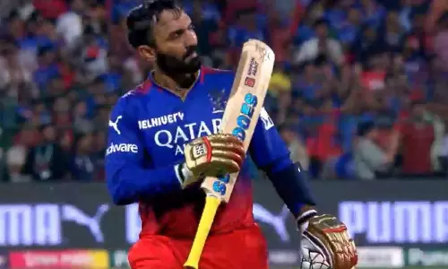 போராடிய தினேஷ் கார்த்திக்: 25 ரன்னில் ஆர்சிபி-யை வீழ்த்தியது சன்ரைசர்ஸ்