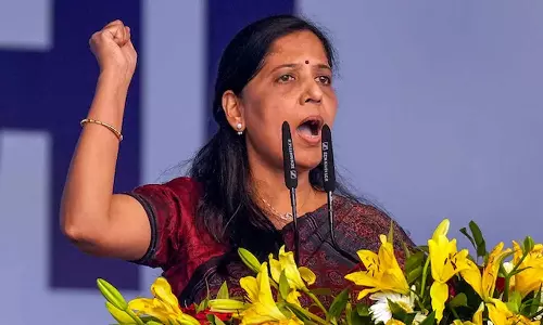 தேர்தலுக்கான நட்சத்திர பேச்சாளர்கள் பட்டியலில் அரவிந்த் கெஜ்ரிவாலின் மனைவி பெயர்