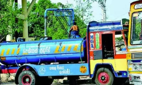சென்னையில் குடிநீர் தேவை அதிகரித்ததால் 2,100 லாரிகளில் கூடுதலாக வினியோகம்