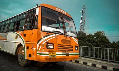 பேருந்தில் குடும்ப புகைப்படம்- சாலை விபத்துகளை தடுக்க உ.பி அரசு புதிய யுக்தி