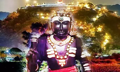 அண்ணாசாமியின் பக்திக்காக கடைக்காரர் கனவில் வந்த முருகன்