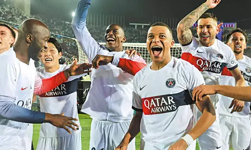 ஐரோப்பிய சாம்பியன்ஸ் லீக் கால்பந்து: பார்சிலோனாவை வீழ்த்தி அரைஇறுதிக்கு முன்னேறியது பி.எஸ்.ஜி.