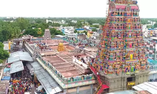 சமயபுரம் மாரியம்மன் கோவிலில் 918 கிராம் தங்கம், ரூ.87½ லட்சம் காணிக்கையாக கிடைத்தது
