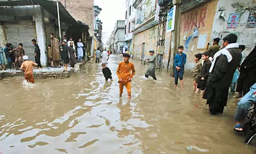 பாகிஸ்தானை புரட்டிபோட்ட கனமழை: 80 பேர் பலி