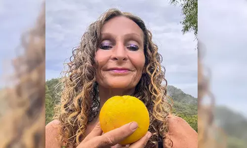 40 நாட்களாக ஆரஞ்சு பழச்சாறு மட்டும் குடித்த பெண்