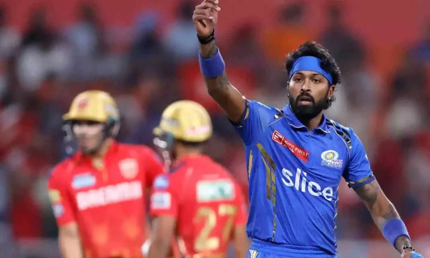 மும்பை கேப்டன் ஹர்திக் பாண்ட்யாவுக்கு அபராதம் விதிப்பு மும்பை கேப்டன் ஹர்திக் பாண்ட்யாவுக்கு அபராதம் விதிப்பு