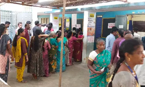 பாராளுமன்ற தேர்தல்- புதுச்சேரியில் விறுவிறுப்பான வாக்குப்பதிவு