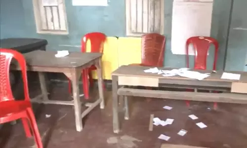 மணிப்பூரில் முறைகேடு நடப்பதாக அமளியில் ஈடுபட்ட பெண்கள்: 5 வாக்குச்சாவடிகளில் வாக்குப்பதிவு நிறுத்தம்