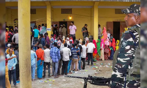 102 தொகுதிகளில் நடந்த மக்களவை முதற்கட்ட தேர்தலில் 64 சதவீத வாக்குகள் பதிவு