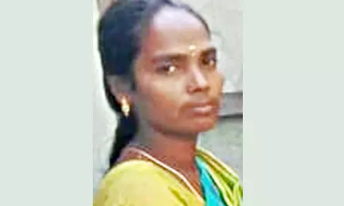 வாக்குச்சாவடியில் பெண் தன்னார்வலர் மயங்கி விழுந்து உயிரிழப்பு