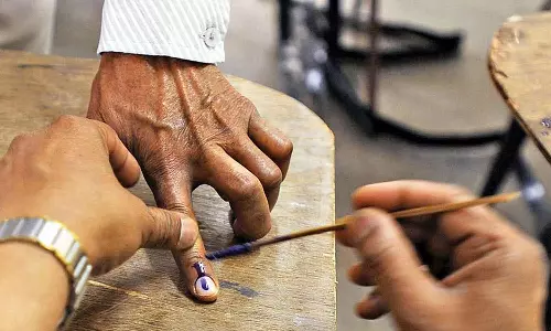 கேரளாவில் 25,231 வாக்குச்சாவடிகளில் நாளை ஓட்டுப்பதிவு- 5 மாவட்டங்களில் 144 தடை