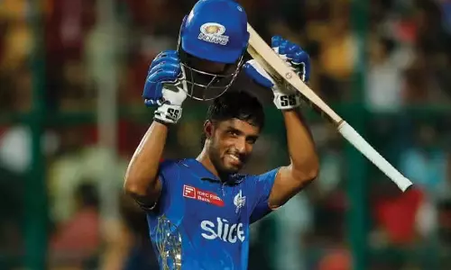 இளம் வீரர்களுக்கு சர்ப்ரைஸ் கொடுத்த திலக் வர்மா - வைரலாகும்  வீடியோ